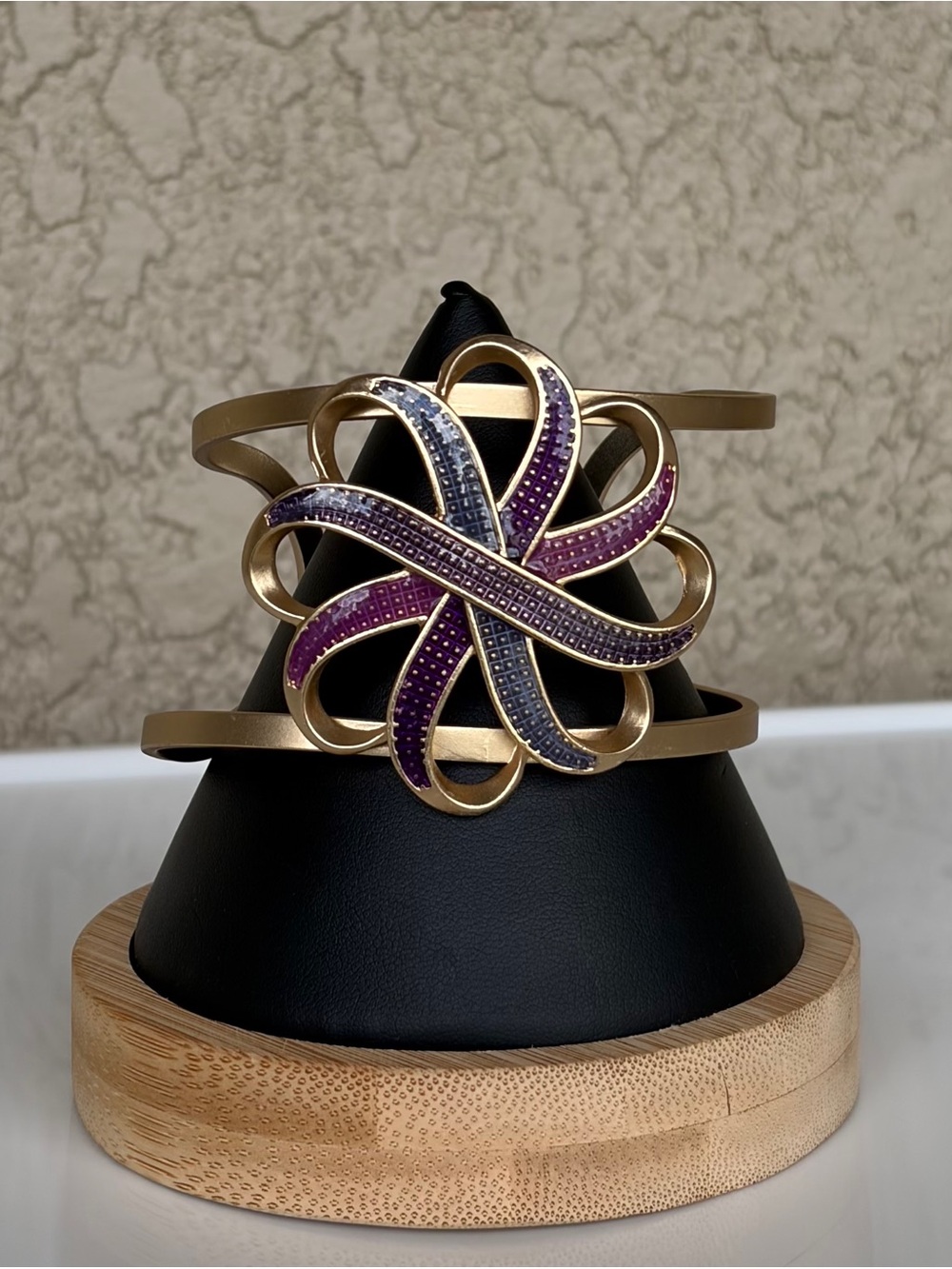 Avon NRO Starburst Purple Enamel Peace Infinity Power Cuff Bracelet Jewelry EUC